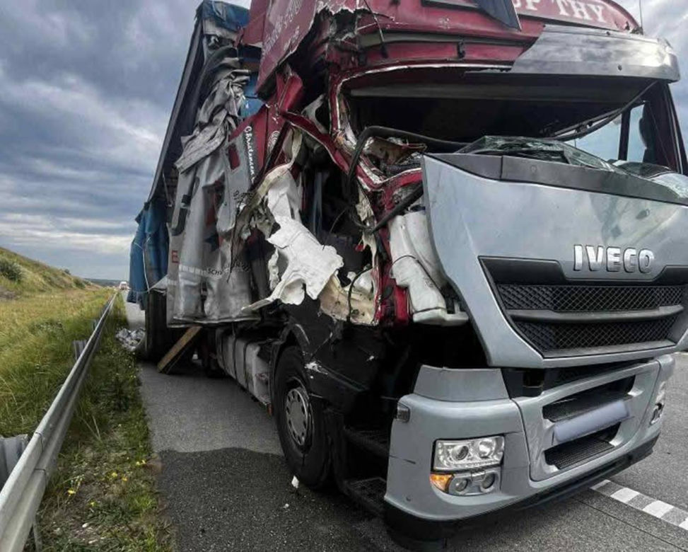 Wypadek na autostradzie A1. Zderzyły się ciężarówki