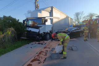 Wypadek w Brzesku na Okulickiego: Zderzenie ciężarówki z osobówką