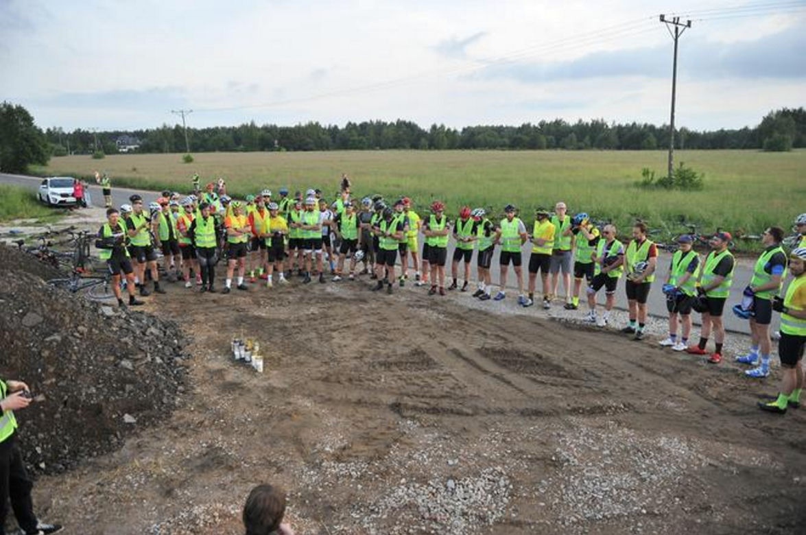 Pijany szaleniec rozjechał kolarzy i strażaka pod Tarczynem. Jakub O. usłyszał wyrok