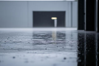 Atak nożownika w firmie pod Myślenicami. Kim był sprawca i dlaczego zginął?