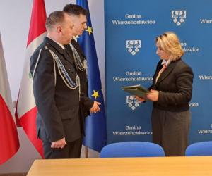 Wierzchosławice - akcja strażaków na zamarzniętym Dunajcu