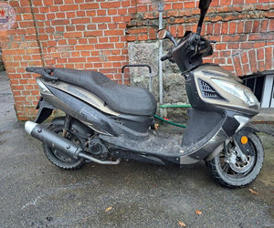 Ukradł motorowej bo spieszył się do dziewczyny