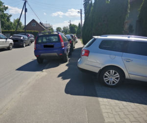 Zastawiony chodnik przy ul. Zdrojowej
