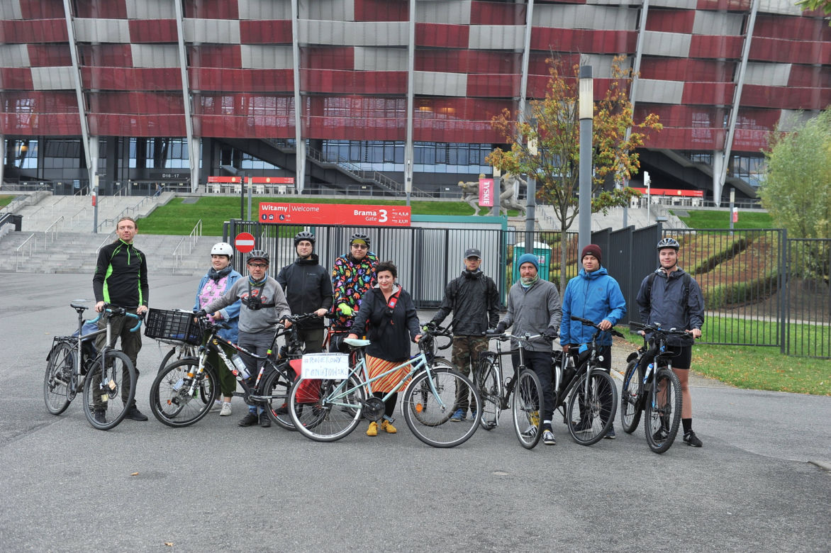 Protest rowerzystów na Moście Poniatowskiego. "Tu jest jak w cyrku"