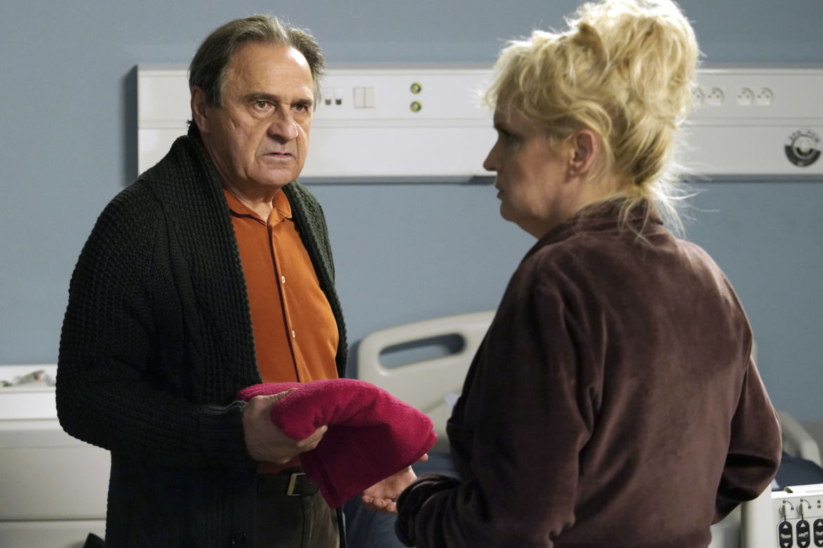 Barwy szczęścia odc. 2630. Małgorzata (Adrianna Biedrzyńska), Jerzy (Bronisław Wrocławski)