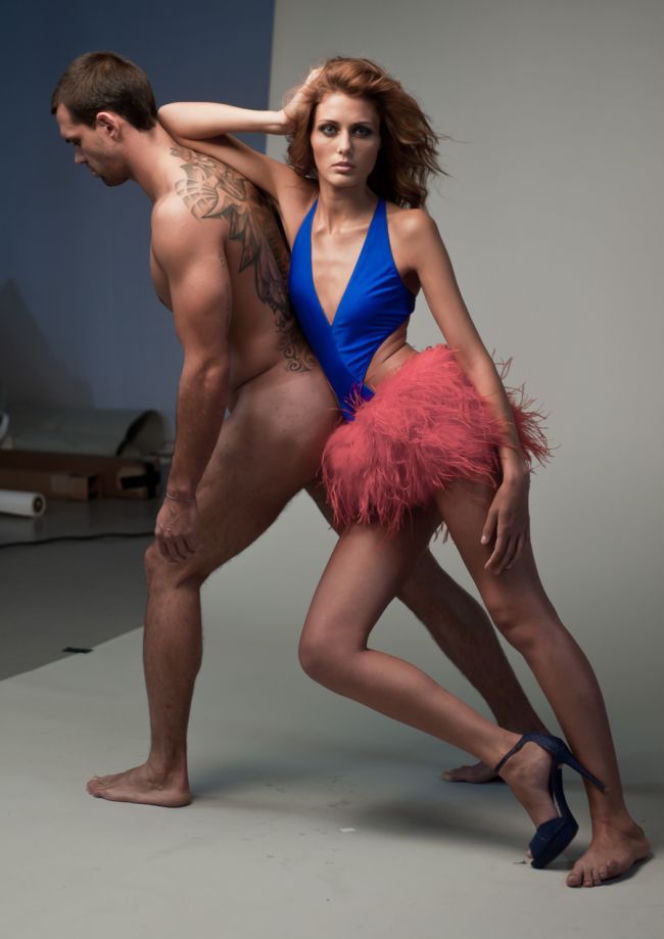 TOP MODEL 2, odc 5: Modelki pozują z CAŁKIEM NAGIM modelem. Karolina Henning