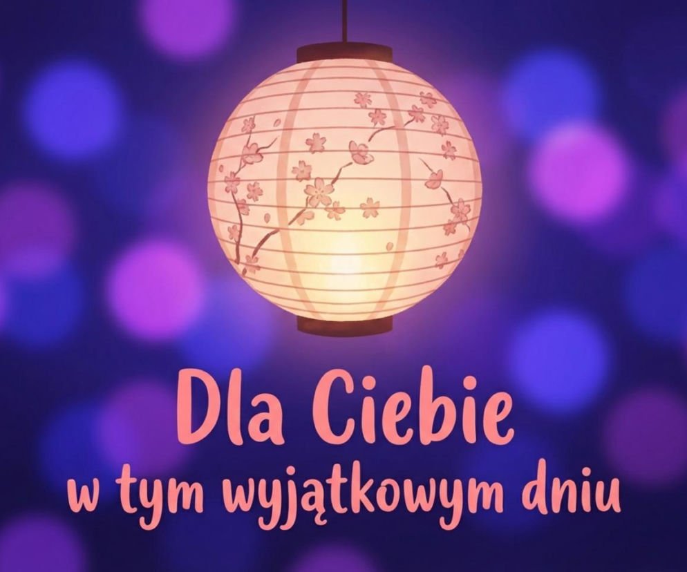 Lampion z kwiatem wiśni na Dzień Kobiet