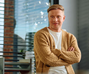 Na Wspólnej, odcinek 4198: Remigiusz otrzymuje tragiczną wiadomość o umierającym ojcu