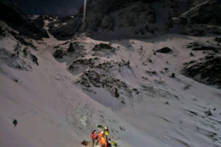 Dramatyczna nocna akcja w Tatrach. Spadli kilkaset metrów, nawigując z Google Maps