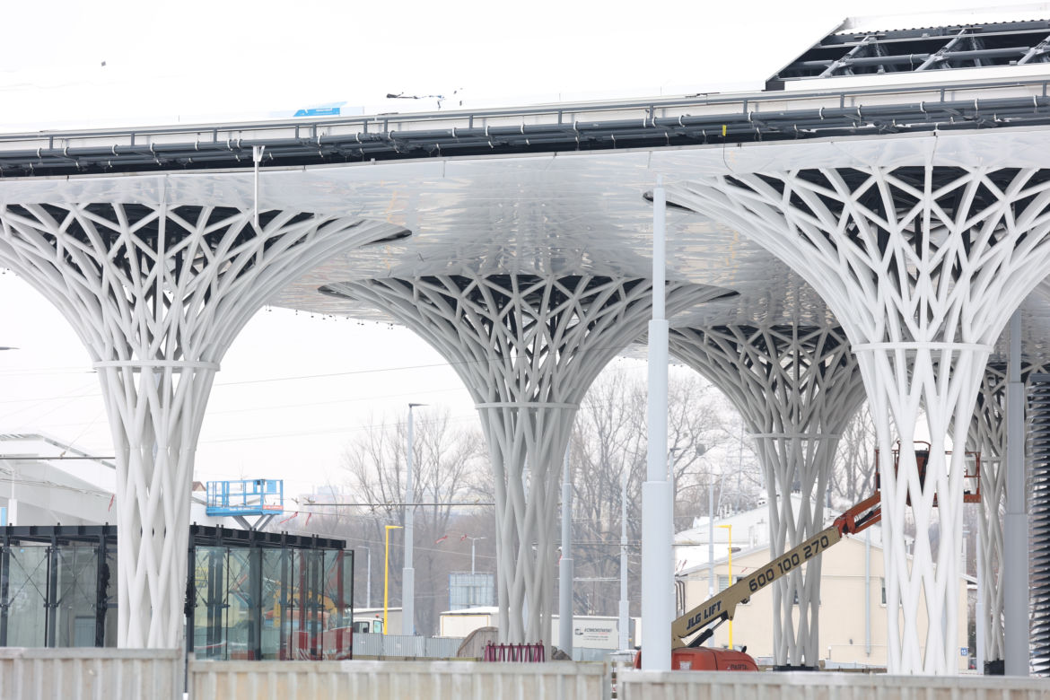 Budowa Dworca Metropolitalnego w Lublinie w zimowej odsłonie