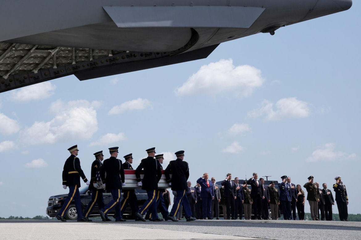 Donald Trump żegnał poległych żołnierzy. Padły poruszające słowa do ich rodzin