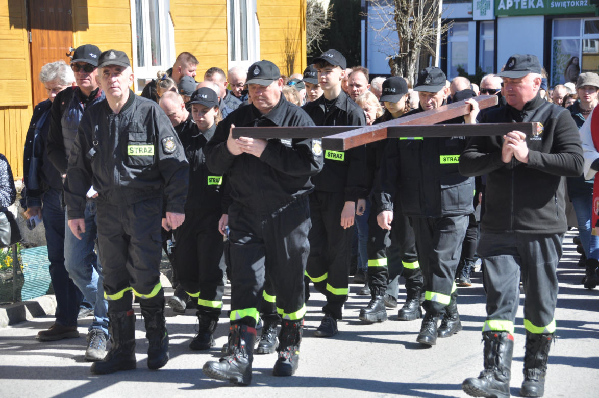 Droga Krzyżowa z Nowej Słupi na Święty Krzyż