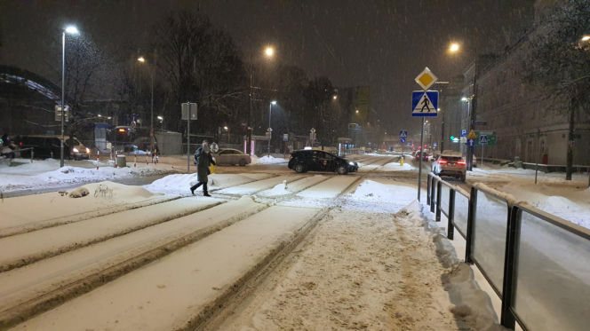 Zimowe utrudnienia w Warszawie