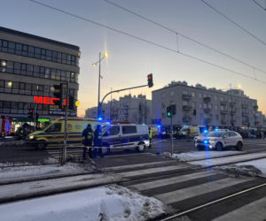 Zginął mały chłopiec. W miejscu tragedii zapłonęły znicze. Warszawa wstrząśnięta wypadkiem na Grochowskiej