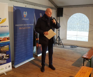 Postępy na budowie basenu elanowskiego w Toruniu. Zawisła wiecha! 