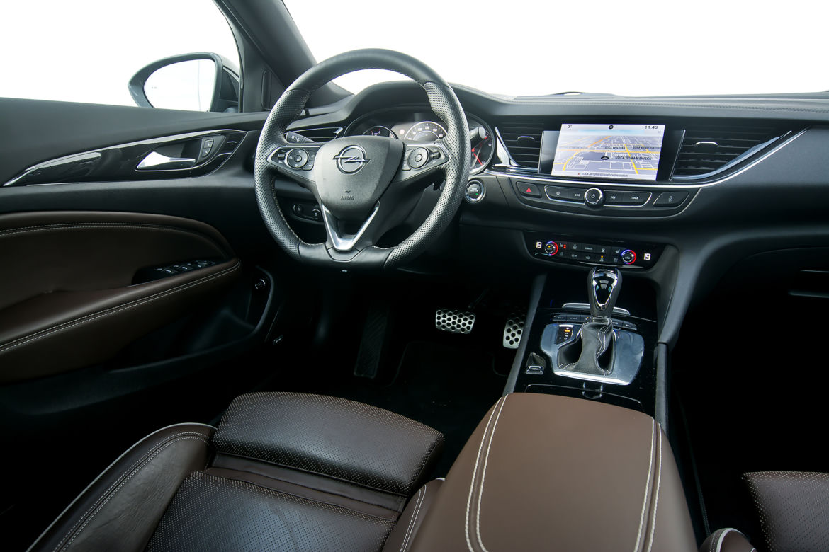 Opel Insignia GSi Sports Tourer 2.0 CDTi 210 KM AT8 AWD