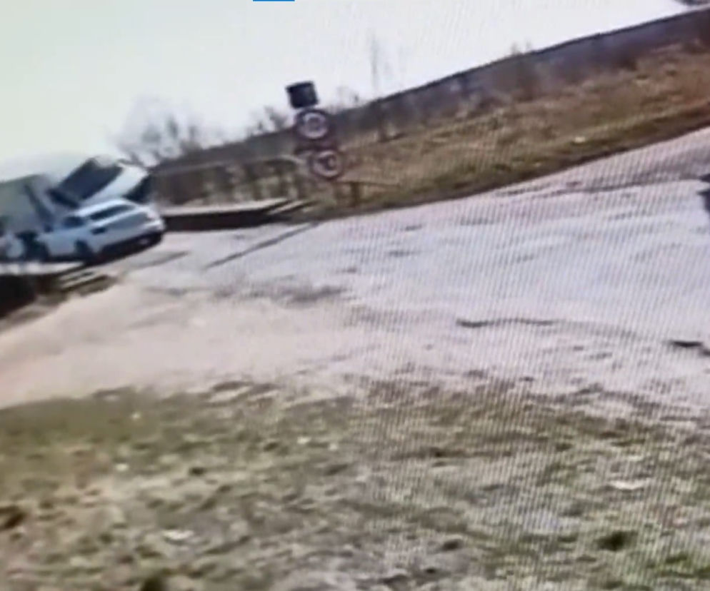 Szokujące zachowanie kierowcy busa na moście pod Elblągiem! Pruł prosto na audi [ZDJĘCIA]