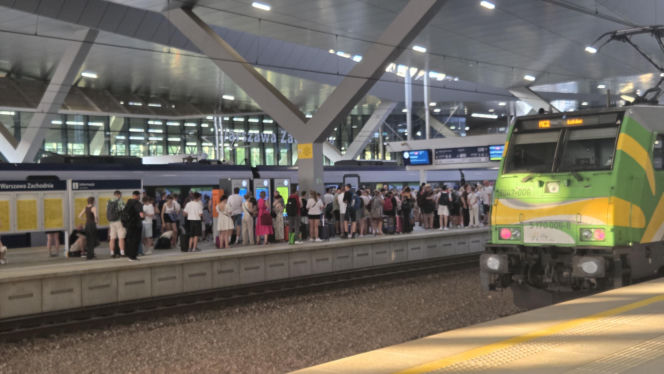 Stałem 60 minut kilometr od stacji w 38-stopniowym upale. Kiedy ruszyliśmy rozległy się brawa