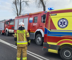 18-latka ciężko ranna po dachowanio opla w Drobinie. Potworny wypadek na DK10 pod Płockiem [ZDJĘCIA]