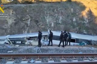 Taka była przyczyna katastrofy kolejowej w Hiszpanii? Śledczy niemal pewni!