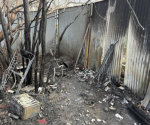 Dym nad centrum handlowym w Warszawie