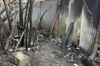 Dym nad centrum handlowym w Warszawie