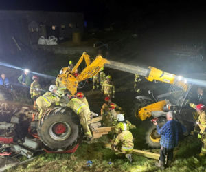 Ciągnik stoczył się z wału, dwie osoby nie żyją! Tragedia nad Wisłą