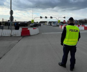 Na granicy w Korczowej na uchodźców czekają ludzie z całej Europy