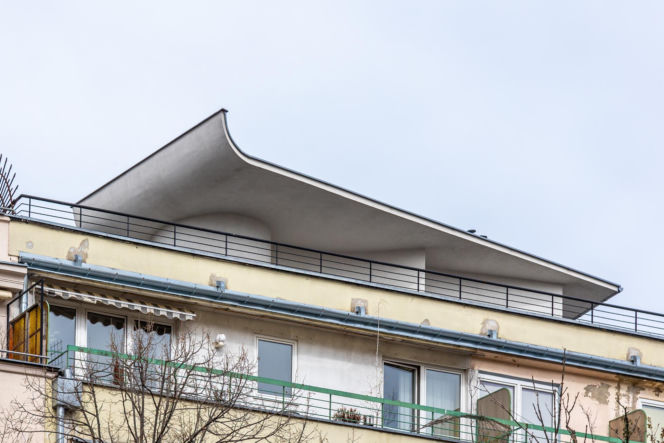 Dom Pod Żaglem na Alei Przyjaciół w Warszawie