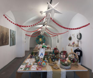 ​Z każdym dniem wybór jest coraz mniejszy. W Galerii MBWA w Lesznie trwa Kiermasz Świąteczny