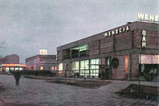 Kino W-Z przy ul. Leszno 17 w Warszawie