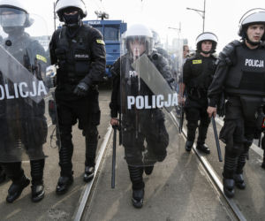 ZAMIESZKI KIBICÓW przed meczem POLSKA-ROSJA - ZDJĘCIA