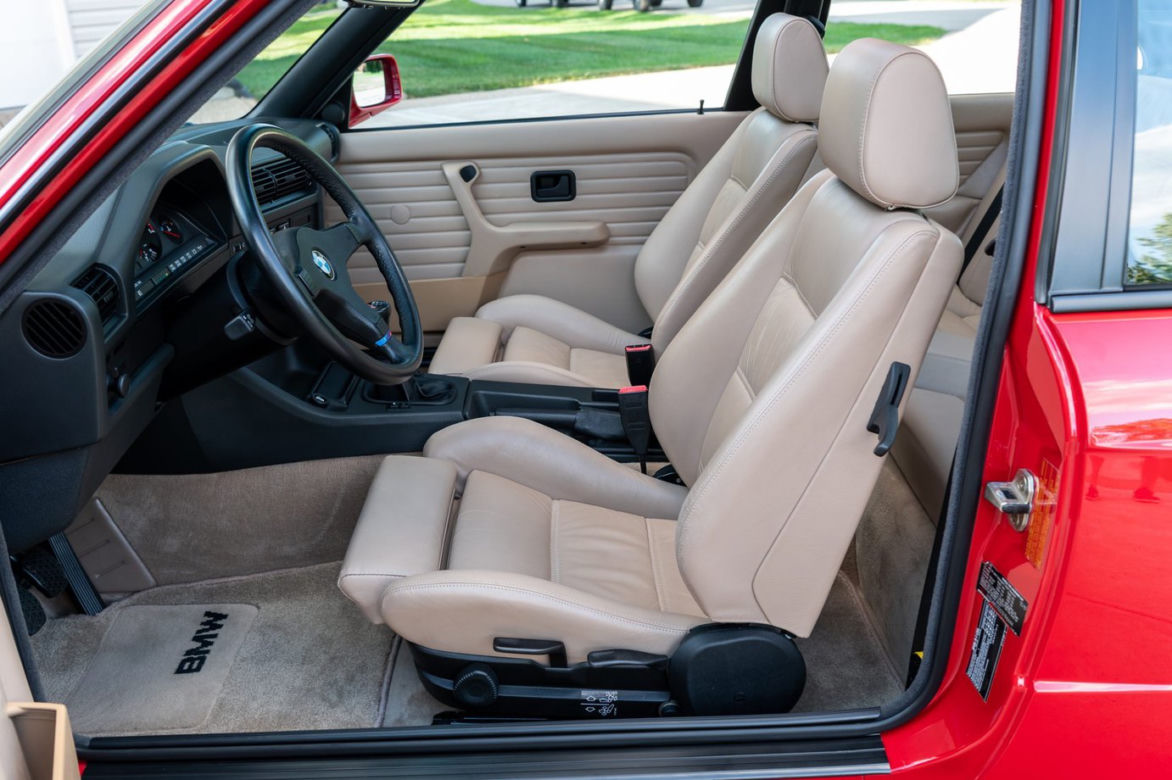 BMW E30 M3 wystawione na sprzedaż za prawie milion złotych