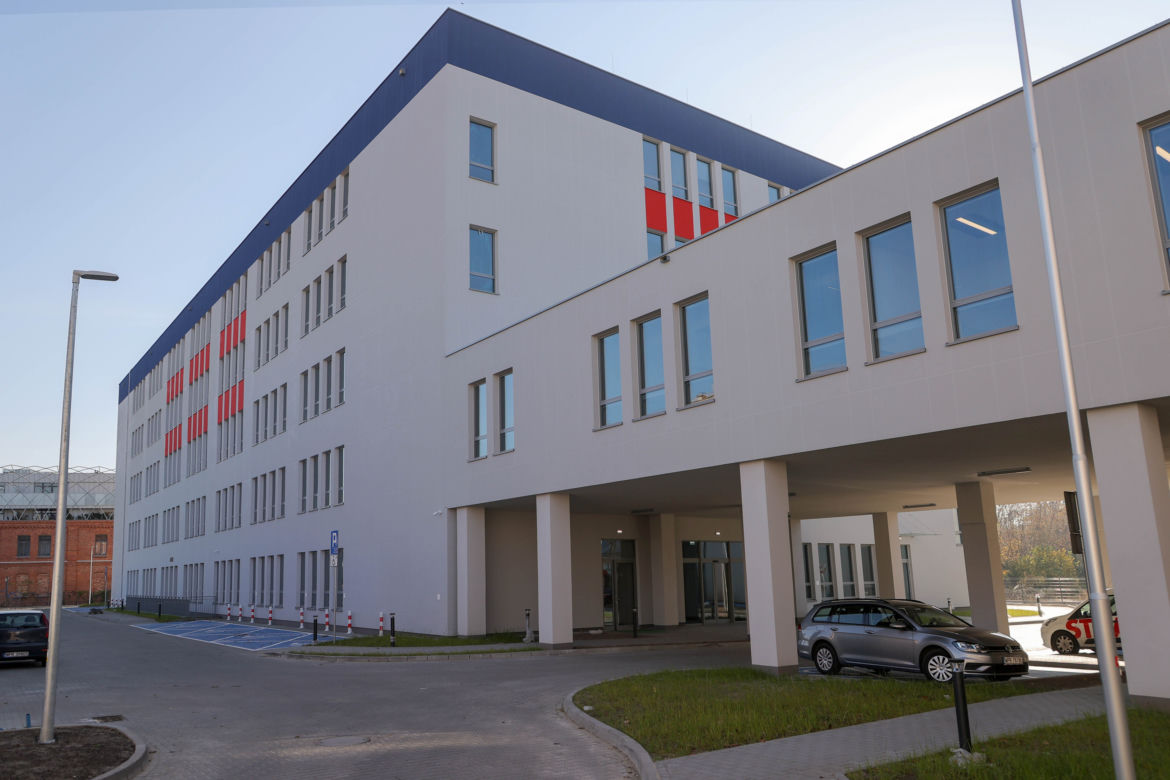 Nowy szpital w Legionowie bez SORu i porodówki. Wpadka ministra? 