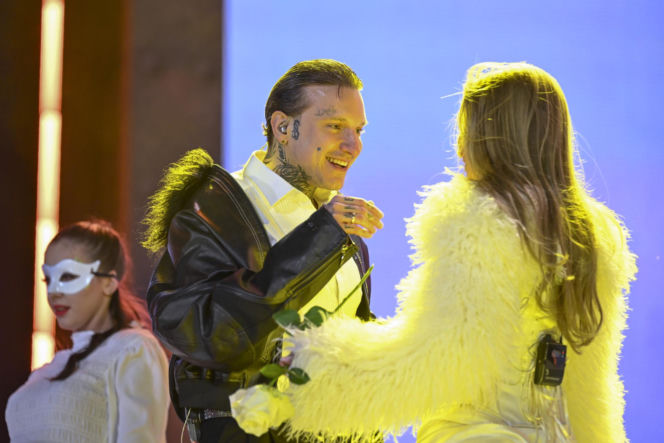 Smolasty i jego była dziewczyna razem na scenie. Fani nie gryźli się w język po ich występie