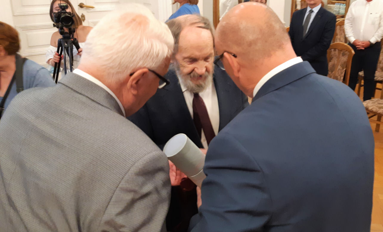 Ma 97 lat i zaskakuje formą! Janusz Terlecki z najwyższym odznaczeniem związkowym