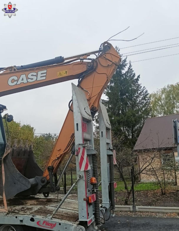 Wiózł koparkę i rwał linie energetyczne przez 10 kilometrów!
