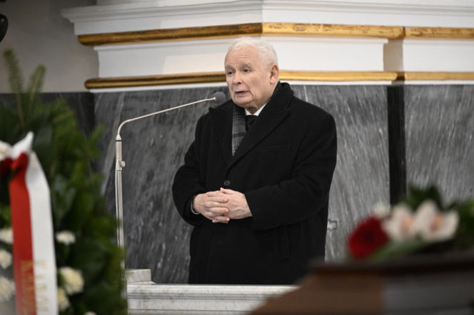 Jarosław Kaczyński na pogrzebie pierwszego naczelnego "Gazety Polskiej"