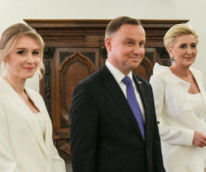 Seniorka dostała 10 tys. zł mandatu, a Kinga Duda tylko pouczenie! 