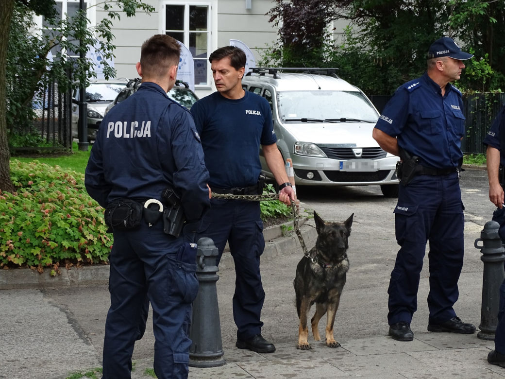 Saperzy na Uniwerku. Duża akcja służb 