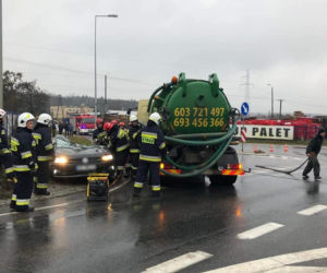 Śmiertelny wypadek cysterny z osobówką [ZDJĘCIA]