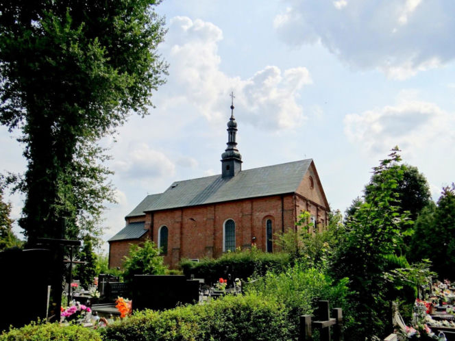 To jedno z najpiękniejszych miast w województwie łódzkim. Kiedyś było związane z Krakowem