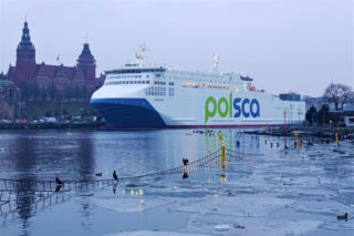 Prom Jantar. Pływająca forteca o hybrydowym napędzie wpłynęła do Szczecina. Powstała w polskiej stoczni