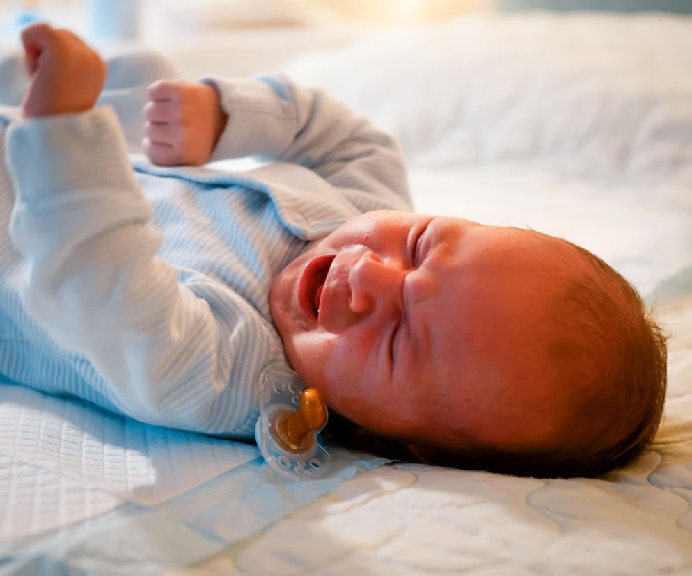 Niemowlę płacze wieczorem? To może być „godzina czarownic”