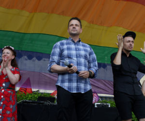 Rafał Trzaskowski na Paradzie Równości