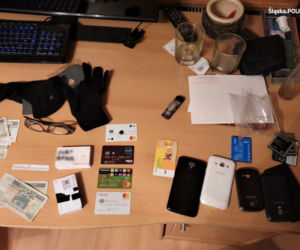 Rozbili gang cyberprzestępców. Oszukiwali ludzi w całej Polsce.