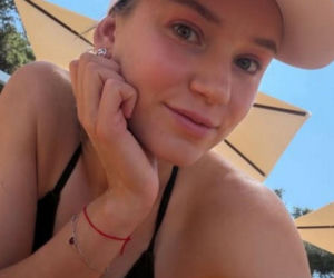 Jelena Rybakina pokazała się w bikini, a fanom opadły szczęki! Gorące fotki długonogiej rywalki Igi Świątek