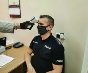 Białystok. Policjanci szczepią się przeciw COVID-19