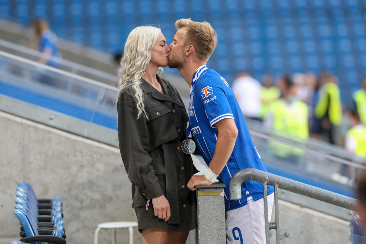 Christian Gytkjaer - król strzelców dostał buziaka