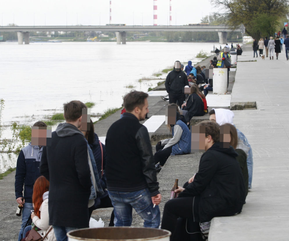 NA BULWARACH BĘDZIE MOŻNA PIĆ.